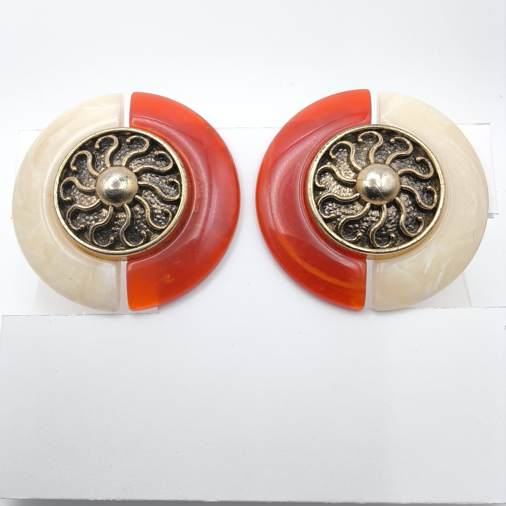 Boho Sunburst Medallion Earrings – Retro Two-Tone Round Clip-Ons